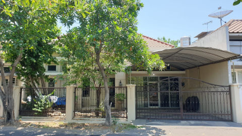 Dijual Rumah Raya Central Park A. Yani Surabaya